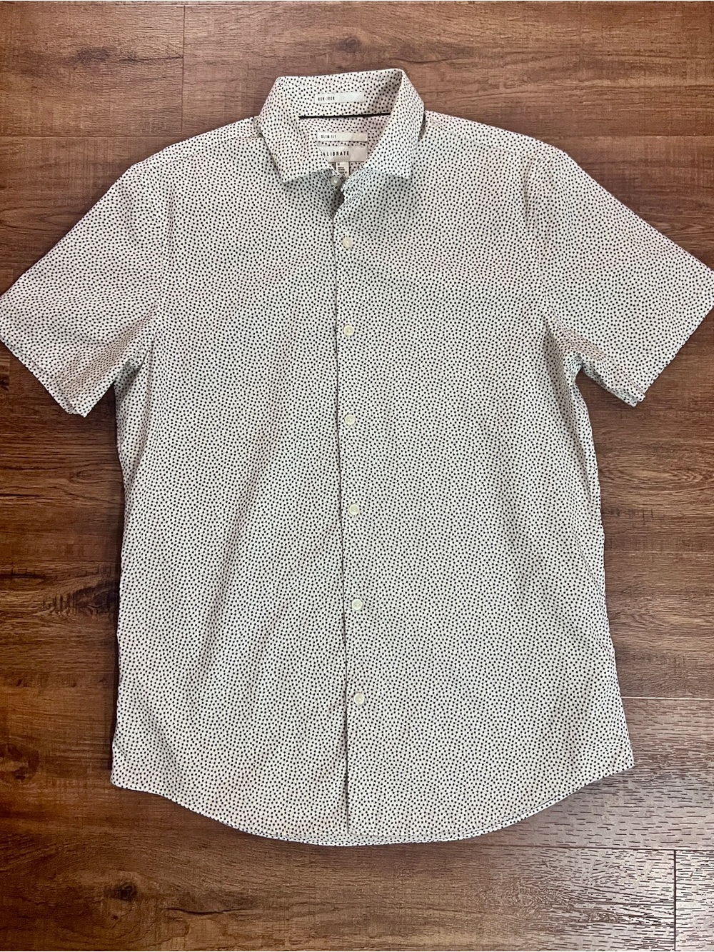 Calibrate Men's Short-Sleeve Printed Button-Up Shirt - White and black.